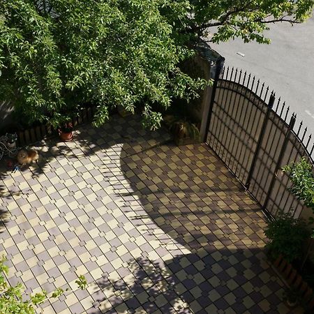 Collosal Studio Бухарест Экстерьер фото