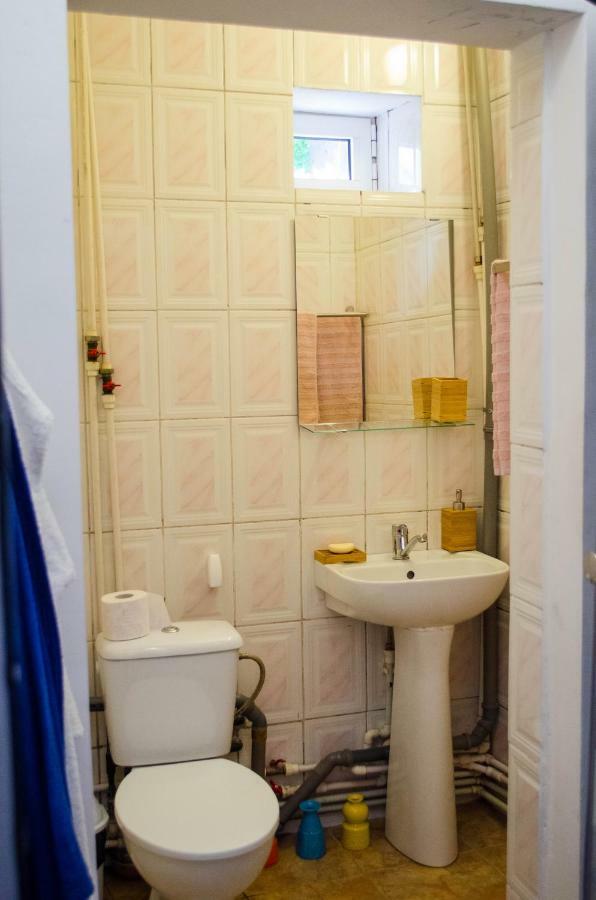 Collosal Studio Бухарест Экстерьер фото